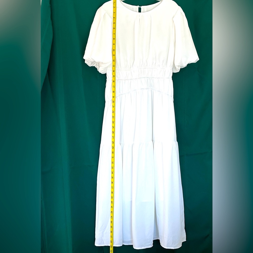 White, scoop neck dress, women’s size 10. Great for a bridal event